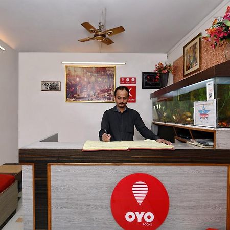 Oyo 3519 Hotel Garden Inn Váránaszi Kültér fotó