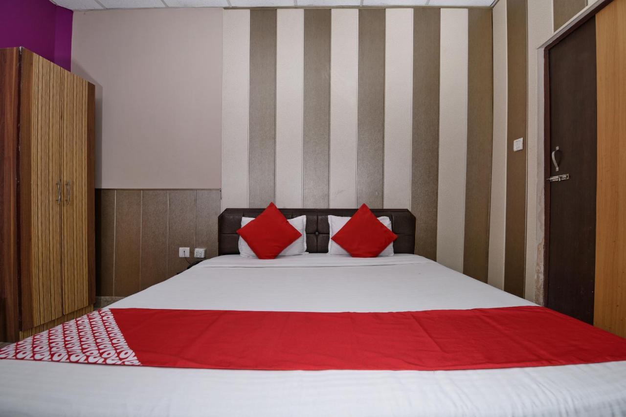 Oyo 3519 Hotel Garden Inn Váránaszi Kültér fotó