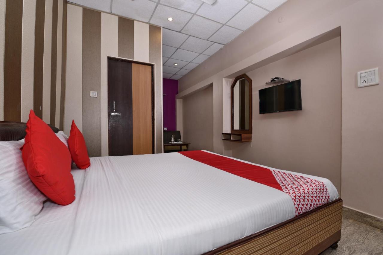 Oyo 3519 Hotel Garden Inn Váránaszi Kültér fotó