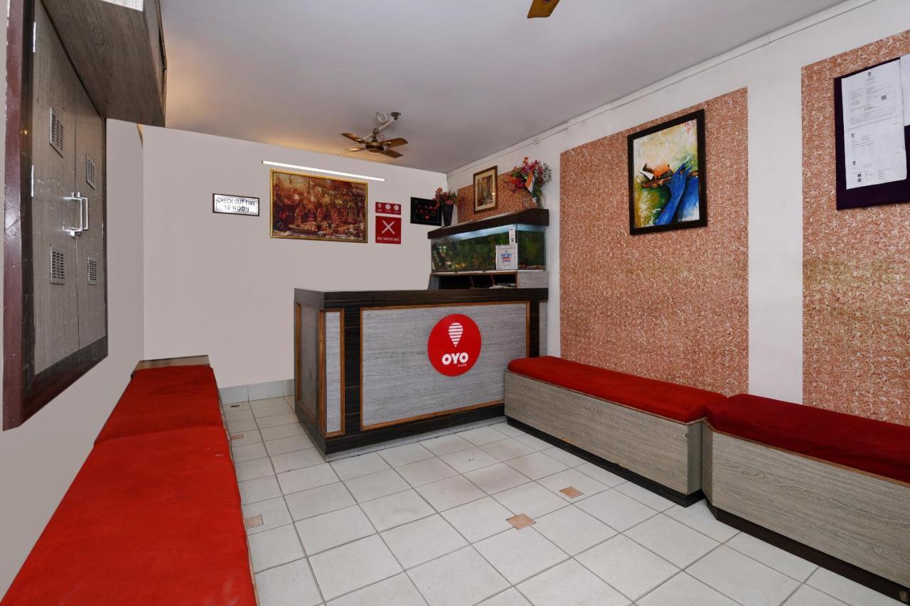 Oyo 3519 Hotel Garden Inn Váránaszi Kültér fotó