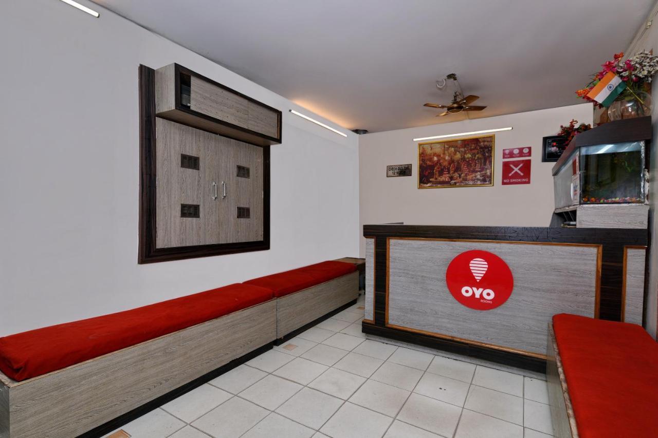 Oyo 3519 Hotel Garden Inn Váránaszi Kültér fotó