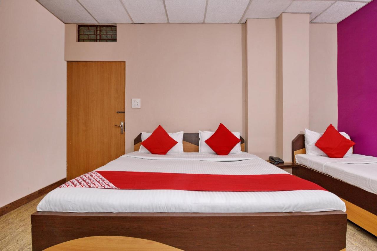 Oyo 3519 Hotel Garden Inn Váránaszi Kültér fotó